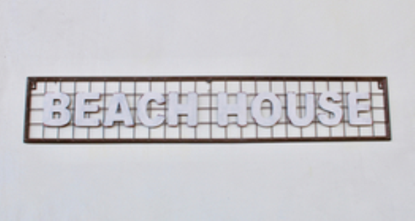 METAL 'BEACH HOUSE' SIGN - NetDécor 