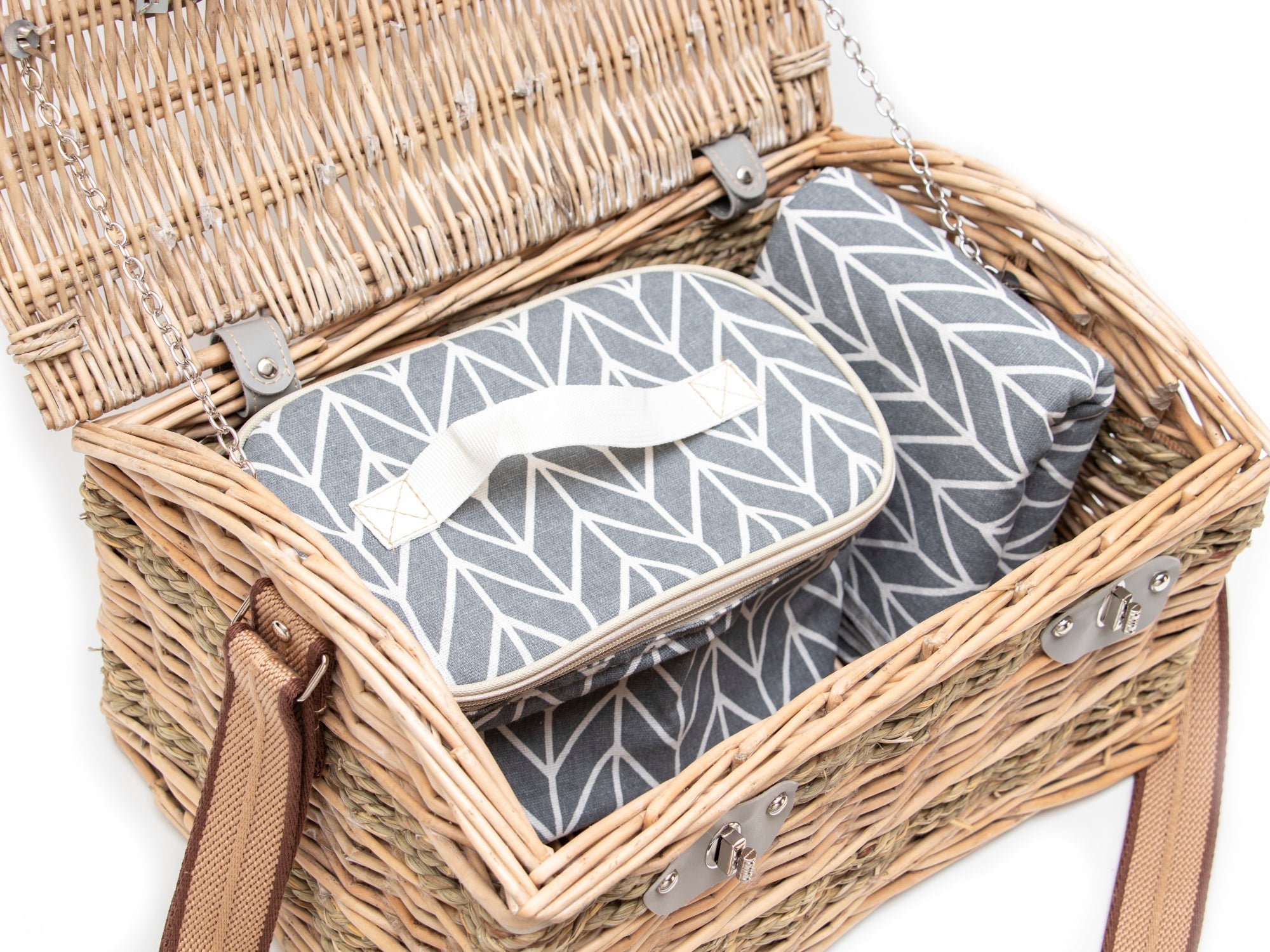 Classic Picnic Basket - NetDécor 