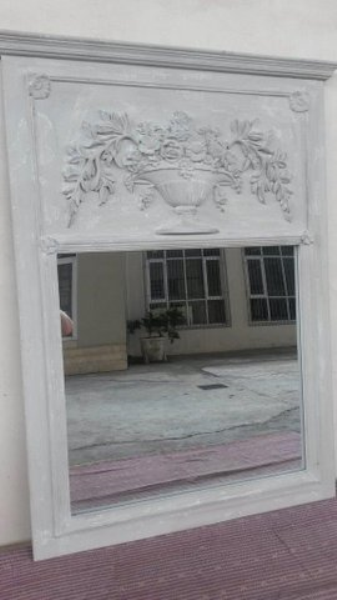 Distressed Grey Embossed with Urn Design. - NetDécor 
