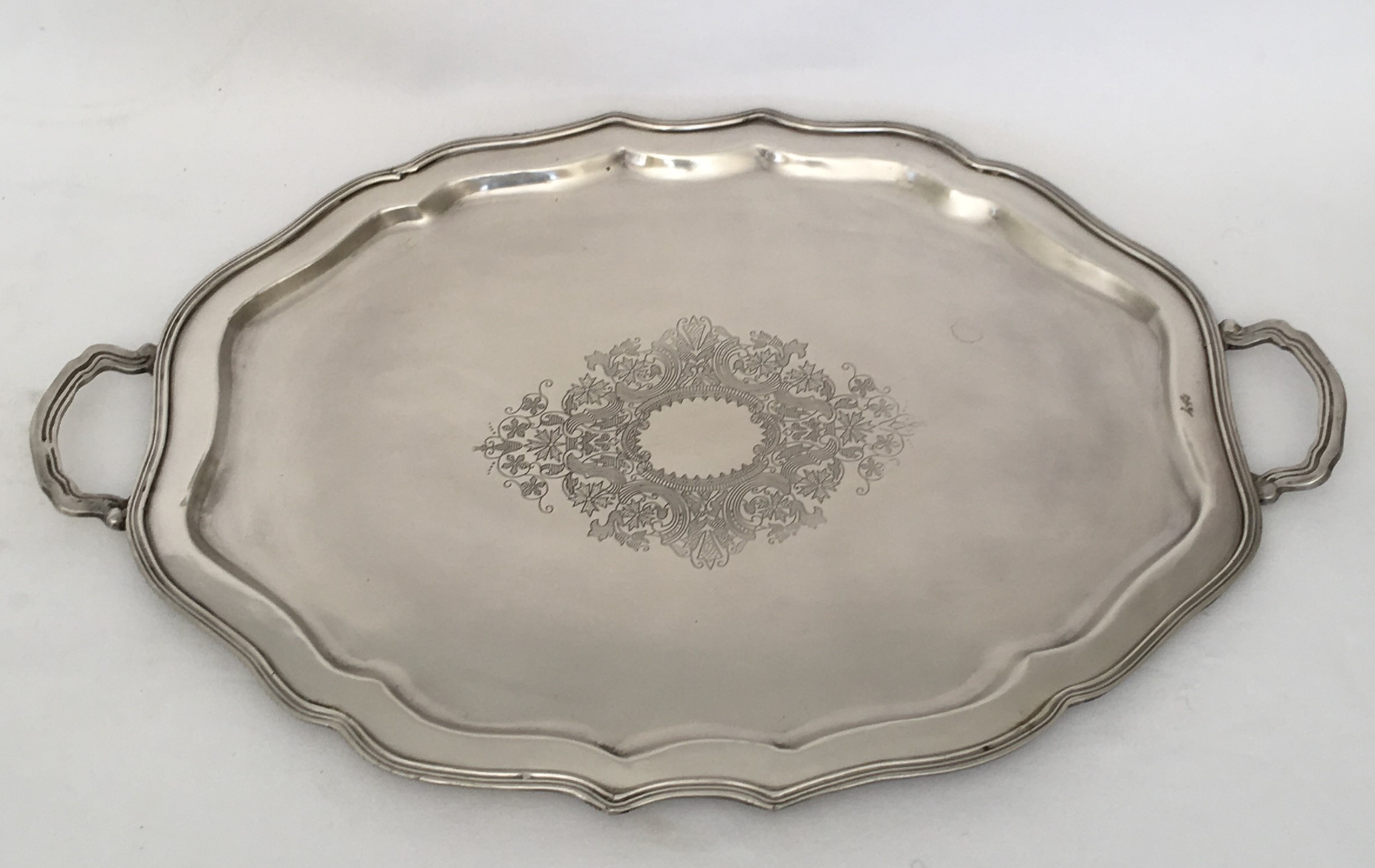 Scalloped Vintage Tray - NetDécor 