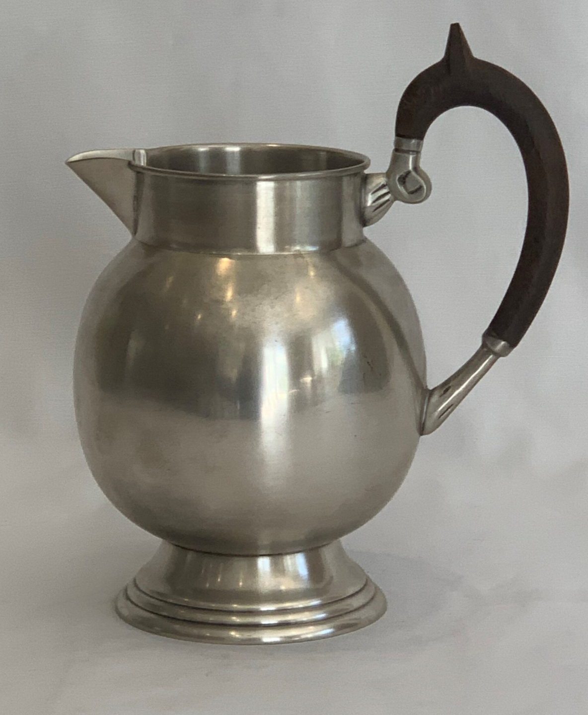 Medium Vintage Jug with Wooden Handle - NetDécor 