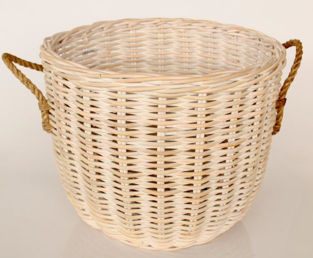 EXRA LARGE RATTAN BASKET WITH ROPE HANDLE DETAIL - NetDécor 