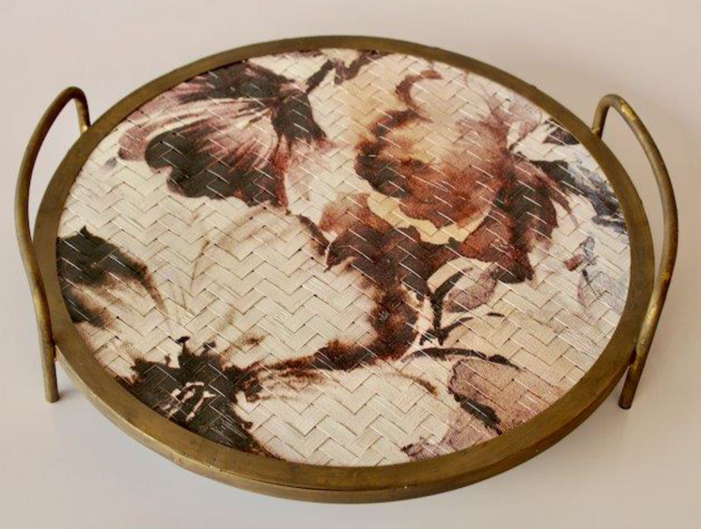 ROUND RATTAN FLORAL TRAY WITH METAL FEET - NetDécor 