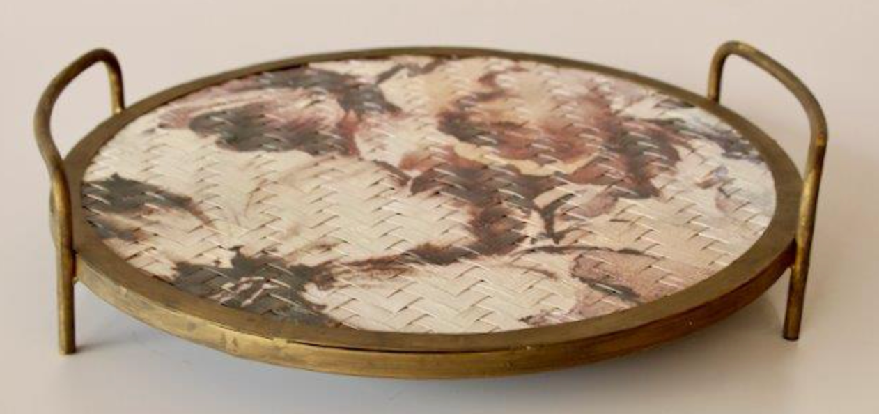 ROUND RATTAN FLORAL TRAY WITH METAL FEET - NetDécor 
