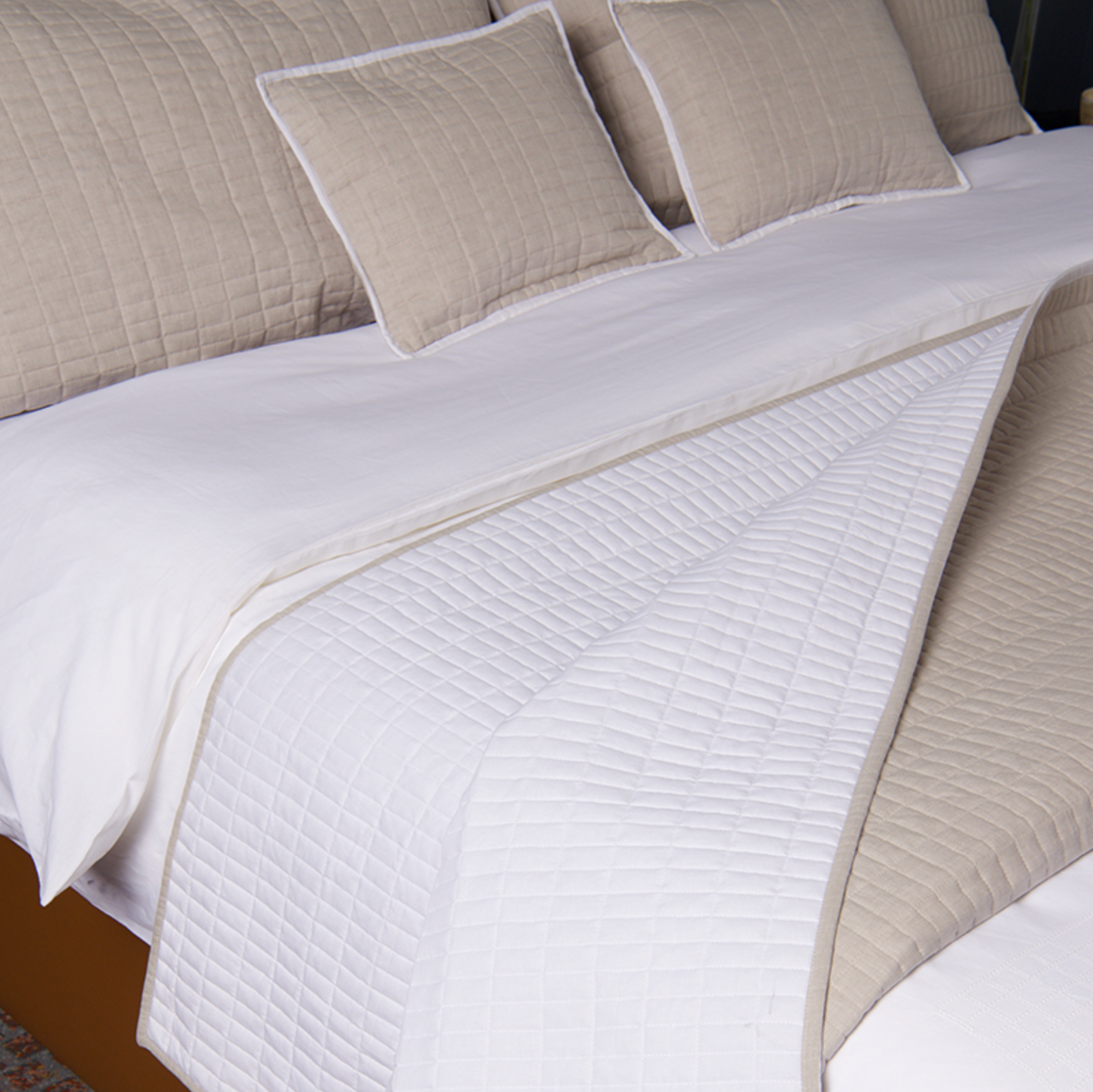 Reed Family Linen - Rectangle Quilted BedSpread - NetDécor 