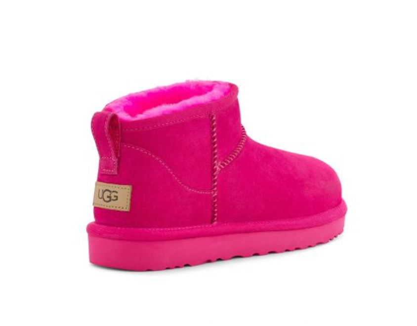 Pink low top top uggs