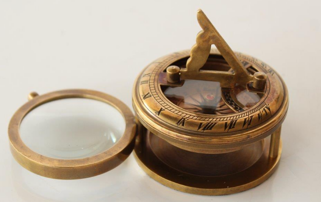 Brass Compass & Sundial - NetDécor 