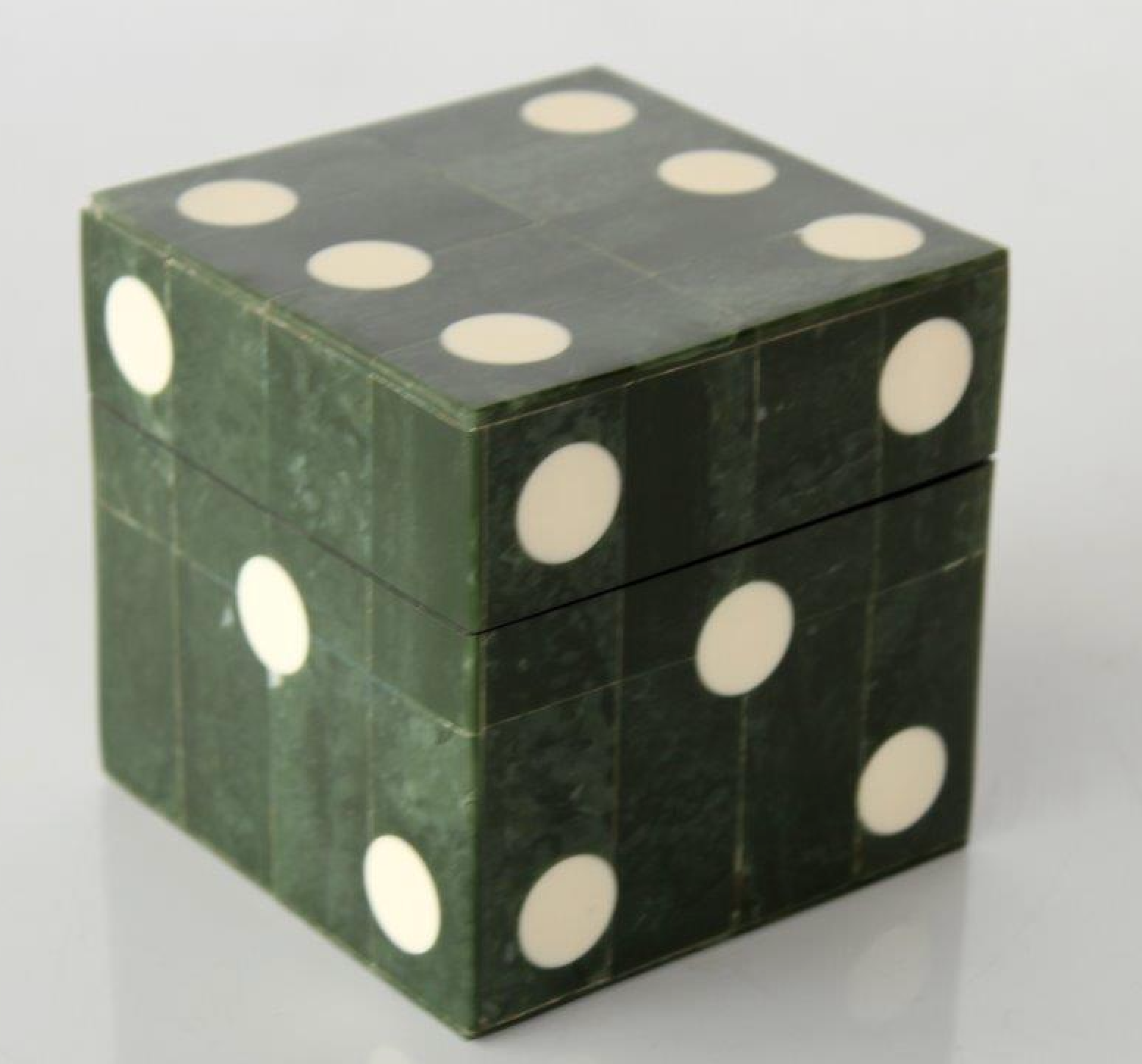 Dice in Green Box - NetDécor 