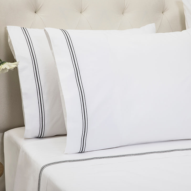 Percale Hurlingham White Black Standard Pillowcase - NetDécor 