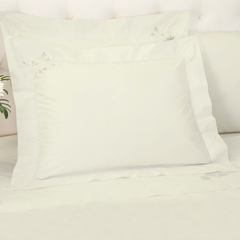 Percale Suez Ivory Straw Oxford Pillowcase - NetDécor 