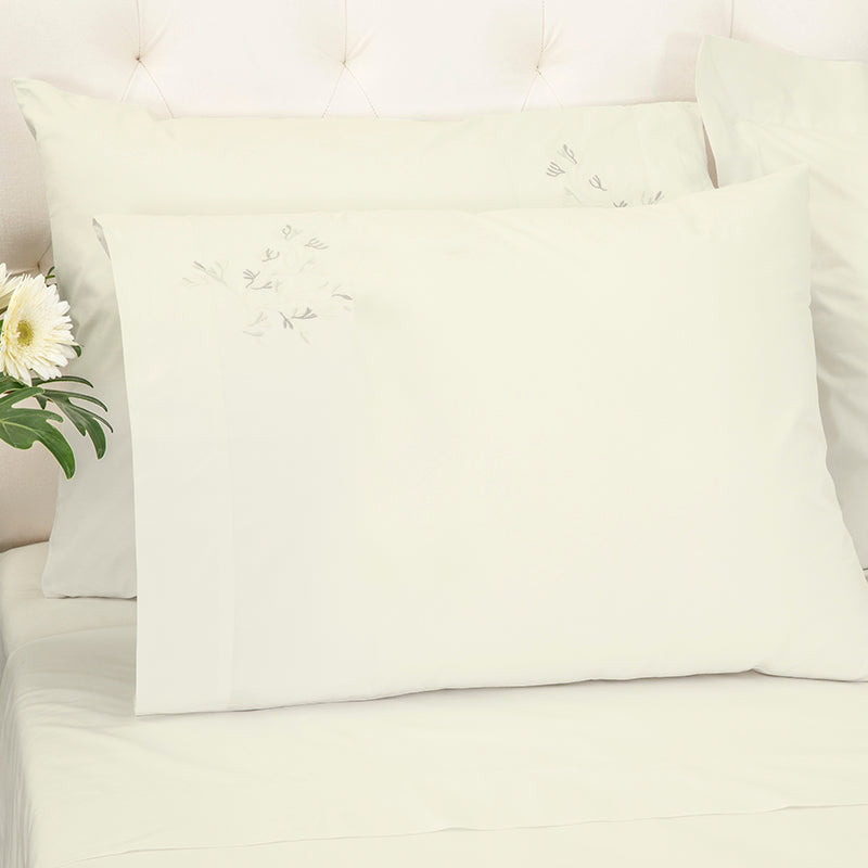 Percale Suez Ivory Straw Standard Pillowcase - NetDécor 