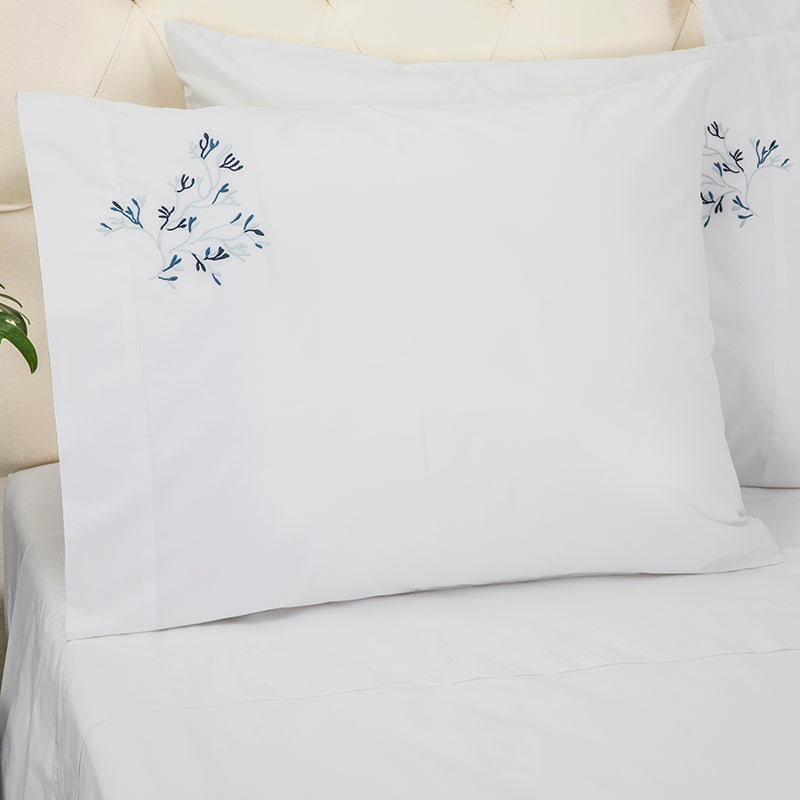 Percale Suez White Cobalt Standard Pillowcase - NetDécor 