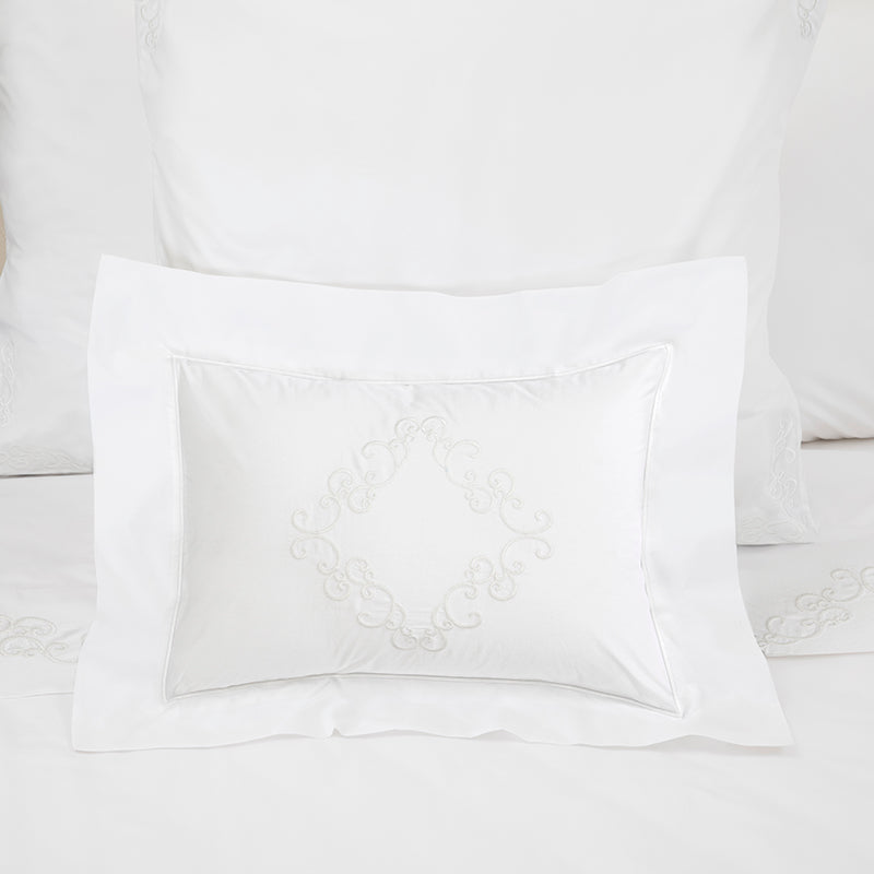 Percale Windsor White White Decorative Pillowcase - NetDécor 