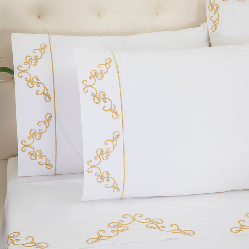 Percale Windsor White Gold Standard Pillowcase - NetDécor 